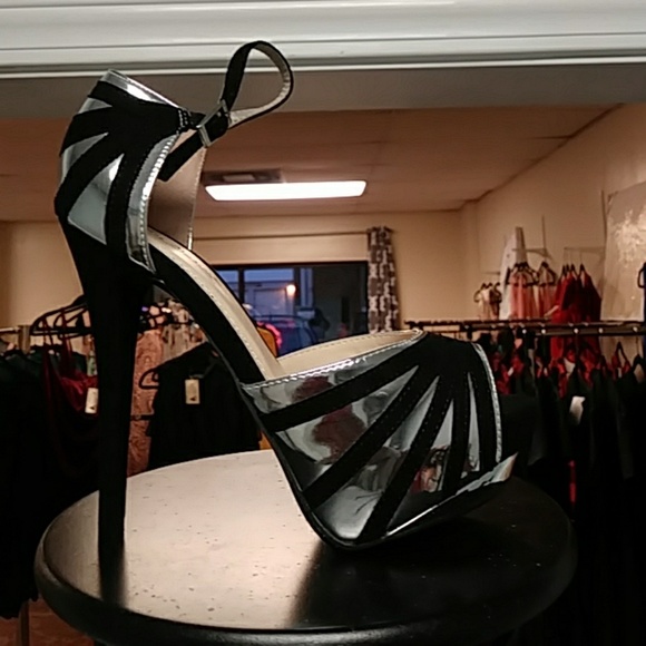 Shoes - WEEKEND SHOE SALE FINAL PRICE